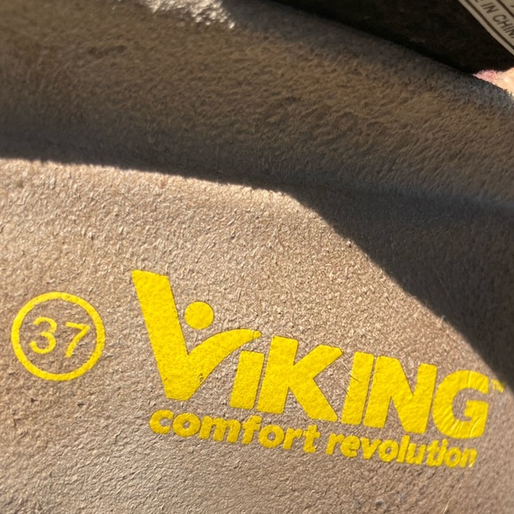Vikings Sandals, cute & comfy! Size 37 (6.5) in great condition! - Picture 5 of 5